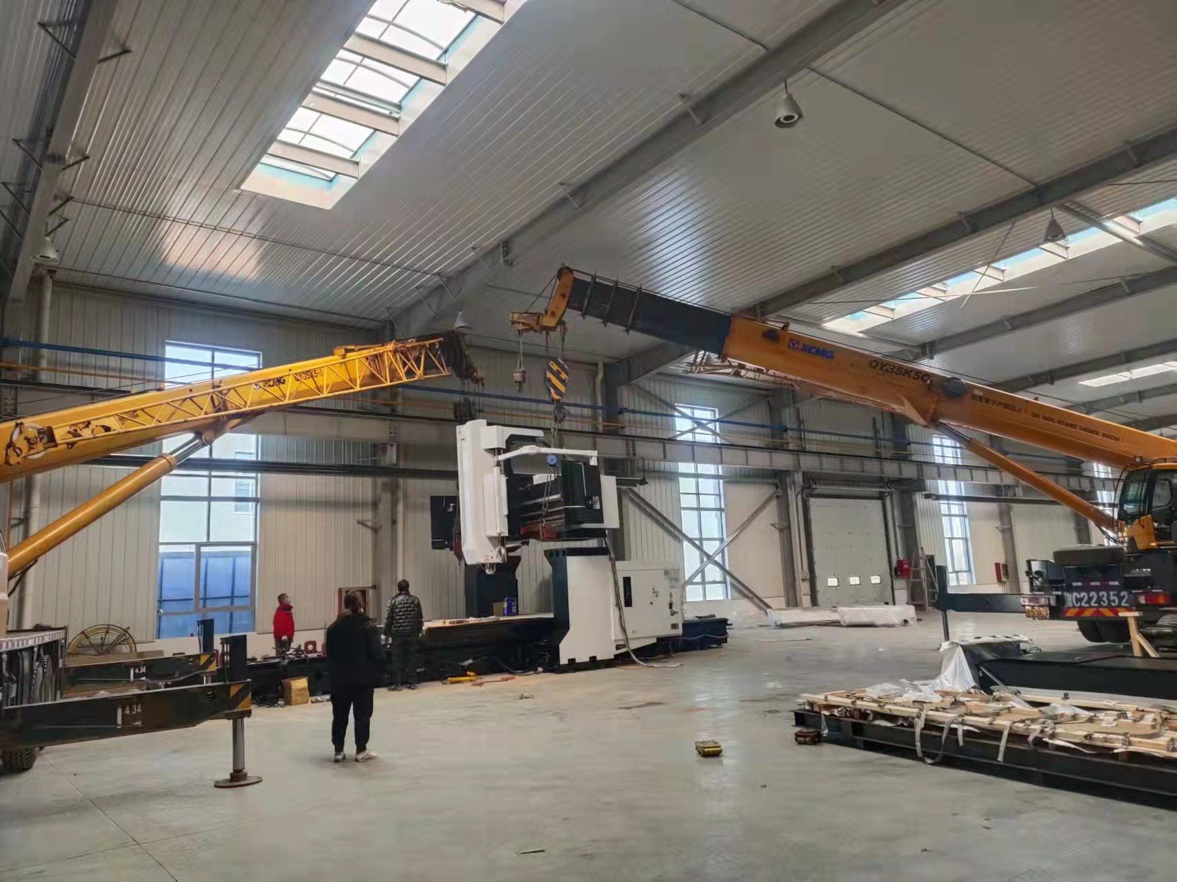 臺(tái)灣協(xié)鴻6米龍門(mén)加工中心交機(jī)