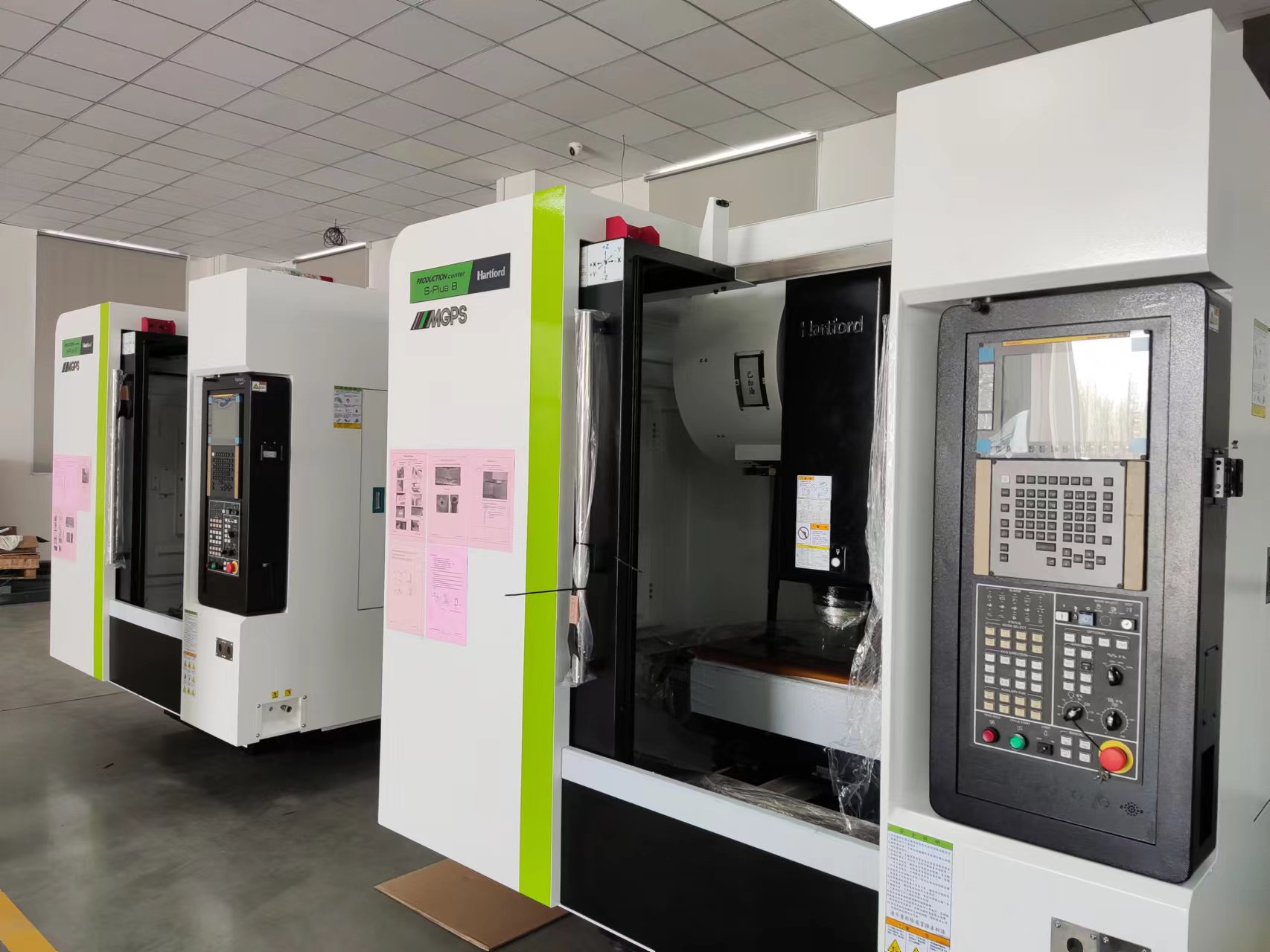 臺灣協(xié)鴻立式加工中心設(shè)備到達客戶工廠